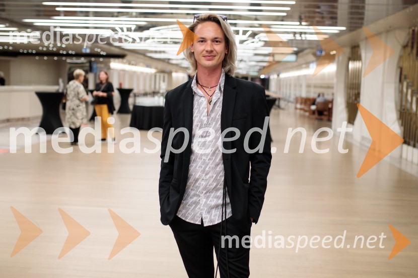  Luka Markus Štajer, pevec, igralecTajski filharmonični orkester, Festival Ljubljana 2022