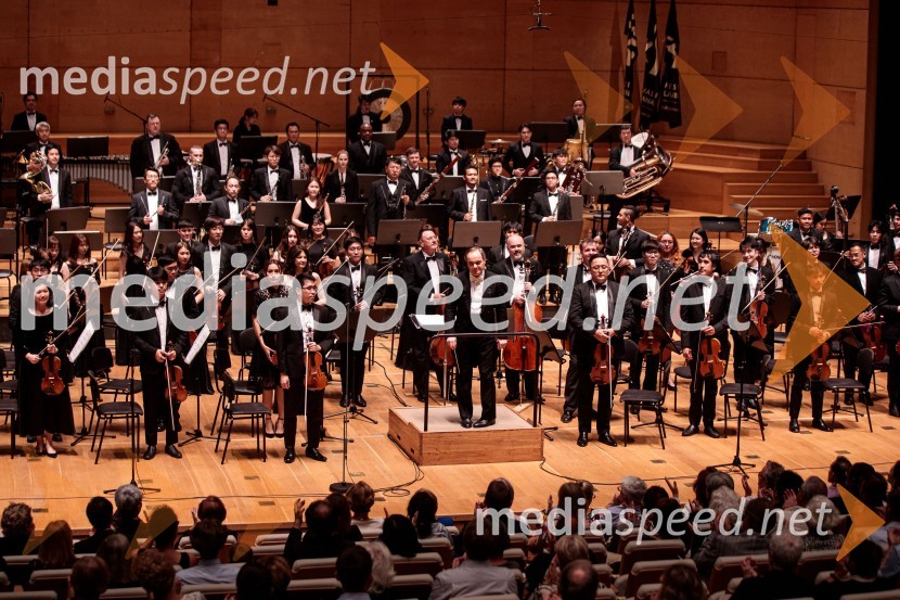  Alfonso Scarano, dirigentTajski filharmonični orkester, Festival Ljubljana 2022