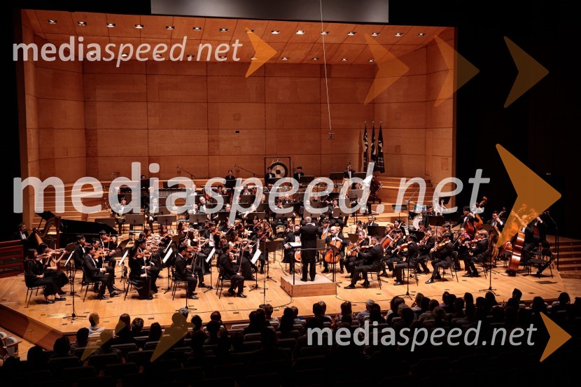  Alfonso Scarano, dirigentTajski filharmonični orkester, Festival Ljubljana 2022