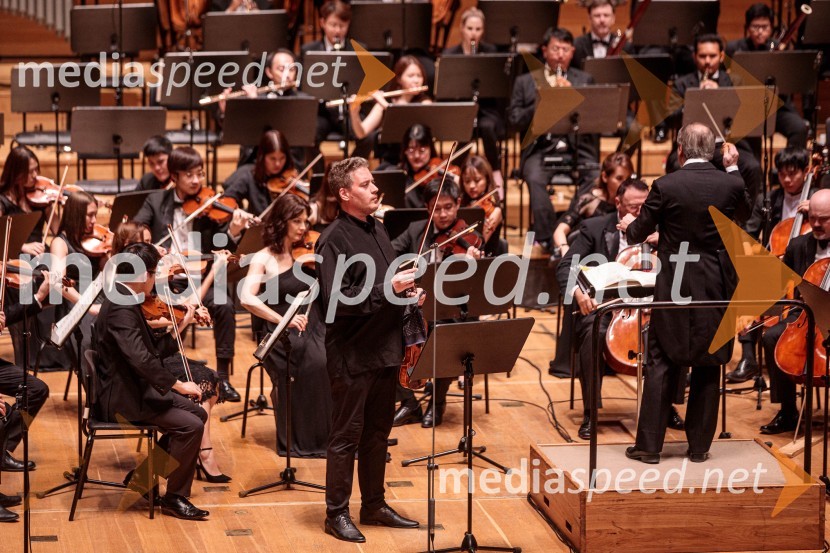  Kristóf Baráti, violinist;  Alfonso Scarano, dirigentTajski filharmonični orkester, Festival Ljubljana 2022