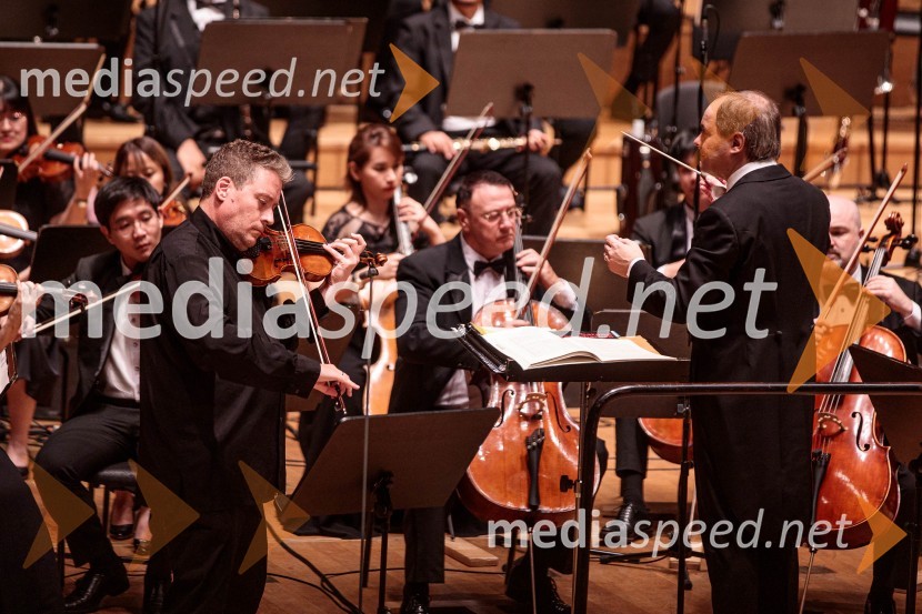  Kristóf Baráti, violinist;  Alfonso Scarano, dirigentTajski filharmonični orkester, Festival Ljubljana 2022