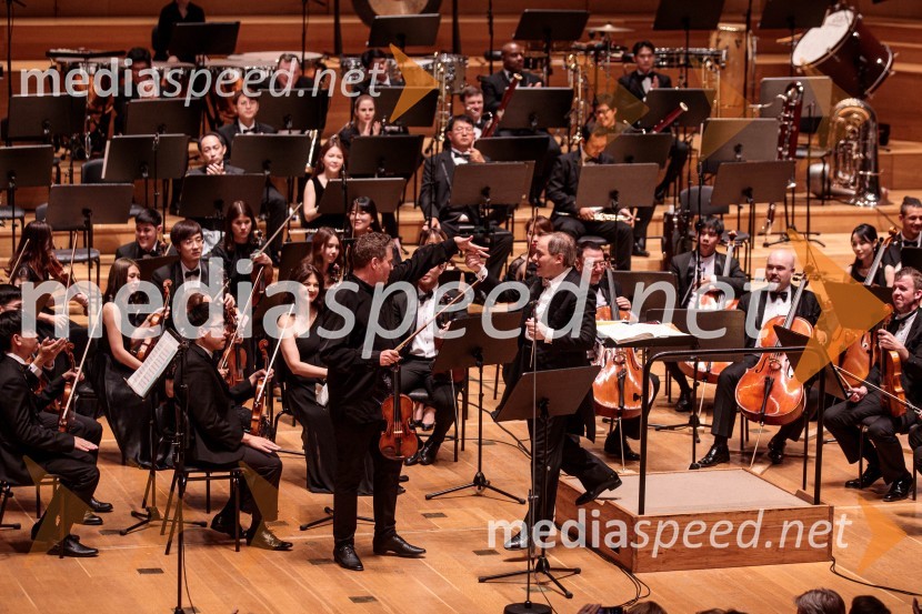  Kristóf Baráti, violinist;  Alfonso Scarano, dirigentTajski filharmonični orkester, Festival Ljubljana 2022