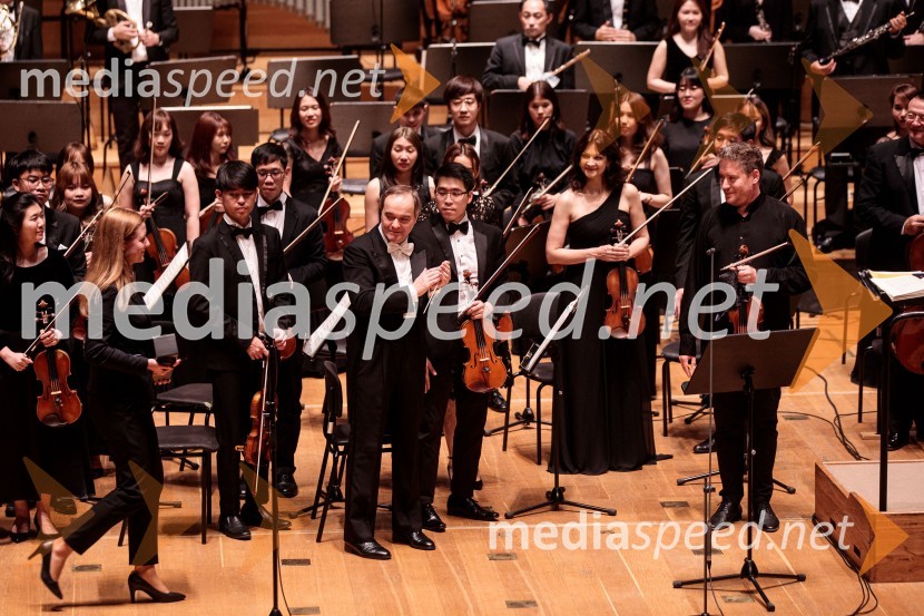  ... ;  Alfonso Scarano, dirigent;  Kristóf Baráti, violinistTajski filharmonični orkester, Festival Ljubljana 2022