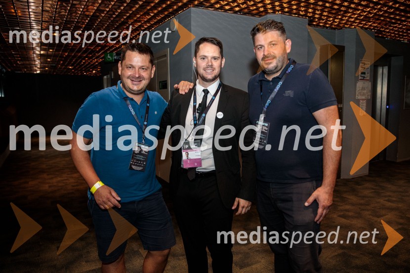  Luka Jezeršek, Hiša kulinarike Jezeršek;  Vid Srpak;  Jure Jezeršek, Hiša kulinarike JezeršekSlovenci na krilih polne dvorane Stožice  ekspresno odpravili Nemce in se uvrstili v osmino finala