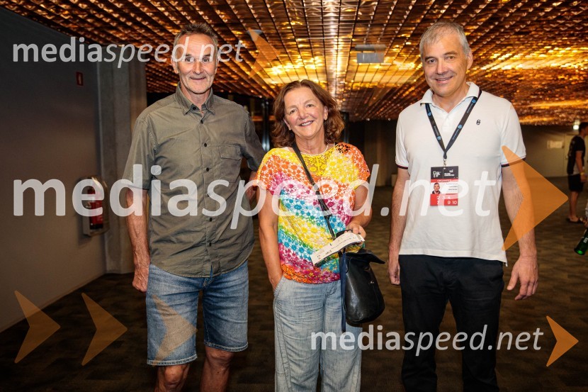  ... ; dr. Marta Bon, mestna svetnica MOL, selektorica ženske rokometne reprezentance ;  Roman KolarSlovenci na krilih polne dvorane Stožice  ekspresno odpravili Nemce in se uvrstili v osmino finala