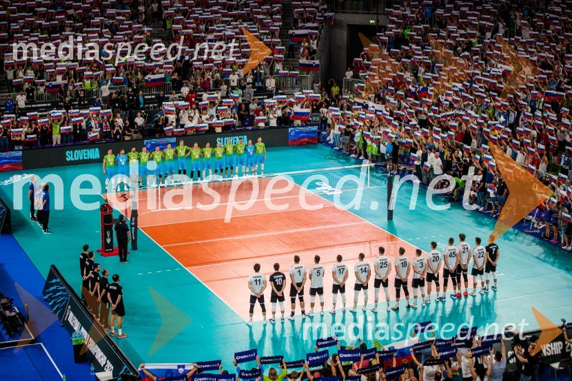 Slovenci na krilih polne dvorane Stožice  ekspresno odpravili Nemce in se uvrstili v osmino finala