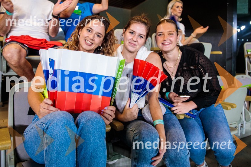  Monika Potokar, odbojkarica na mivki;  Tali Lekše;  Ronja ŠtamparSlovenci na krilih polne dvorane Stožice  ekspresno odpravili Nemce in se uvrstili v osmino finala