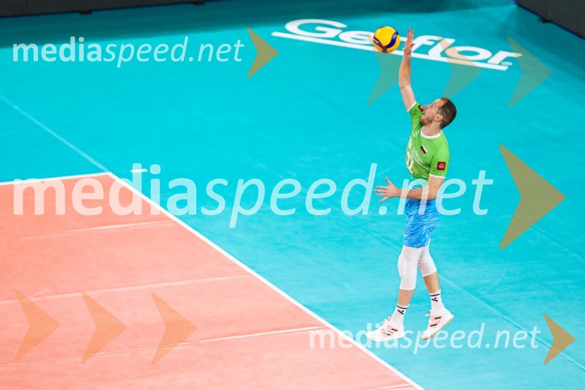  Tine  Urnaut, kapetan slovenske odbojkarske reprezentanceSlovenci na krilih polne dvorane Stožice  ekspresno odpravili Nemce in se uvrstili v osmino finala