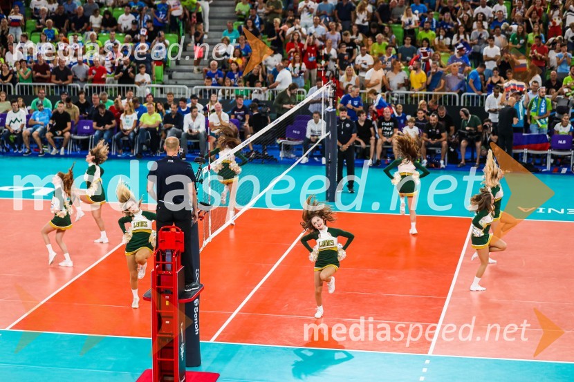 Slovenci na krilih polne dvorane Stožice  ekspresno odpravili Nemce in se uvrstili v osmino finala