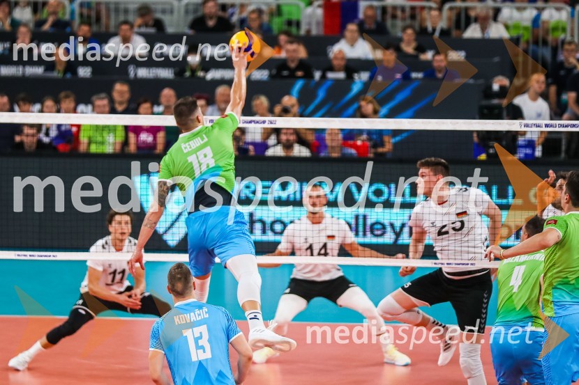  Klemen Čebulj, odbojkarSlovenci na krilih polne dvorane Stožice  ekspresno odpravili Nemce in se uvrstili v osmino finala
