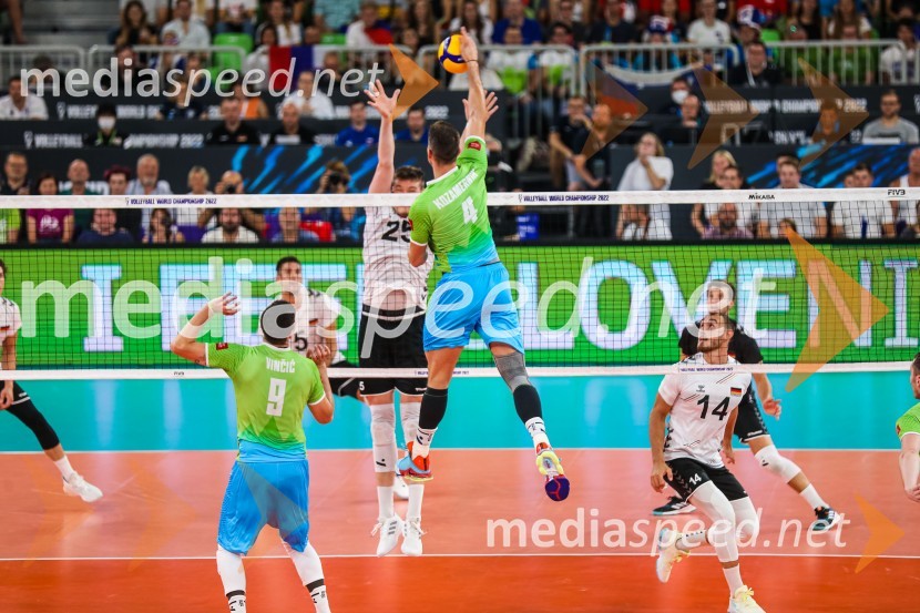  Dejan  Vinčić, odbojkar;  Jan  Kozamernik, odbojkarSlovenci na krilih polne dvorane Stožice  ekspresno odpravili Nemce in se uvrstili v osmino finala