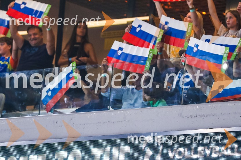 Slovenci na krilih polne dvorane Stožice  ekspresno odpravili Nemce in se uvrstili v osmino finala