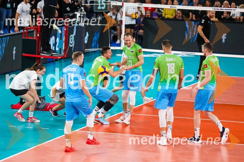  Jani Kovačič, odbojkar;  Jan  Kozamernik, odbojkar;  Tine  Urnaut, kapetan slovenske odbojkarske reprezentance;  Klemen Čebulj, odbojkar;  Tonček  Štern, odbojkarSlovenci na krilih polne dvorane Stožice  ekspresno odpravili Nemce in se uvrstili v osmino finala