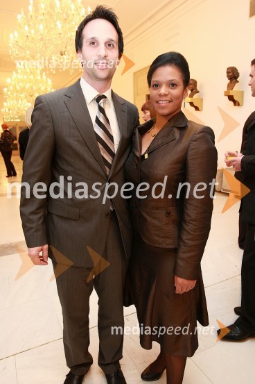 Mihael Zagrajšek, analitik finančnih in kapitalskih trgov, Veritas in Karidia Toure Zagrajšek, svetovalka na Oddelku za Korporativno komuniciranje Nova KBMNaj Mariborčan 2008