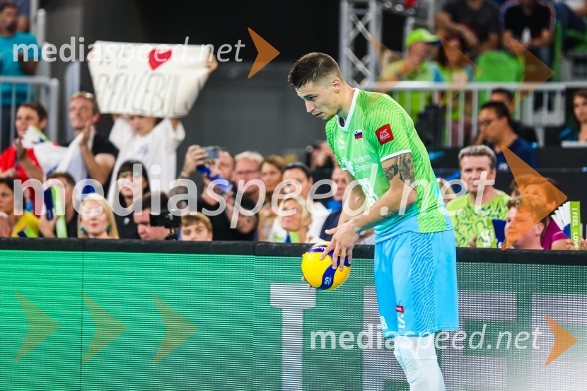  Klemen Čebulj, odbojkarSlovenci na krilih polne dvorane Stožice  ekspresno odpravili Nemce in se uvrstili v osmino finala