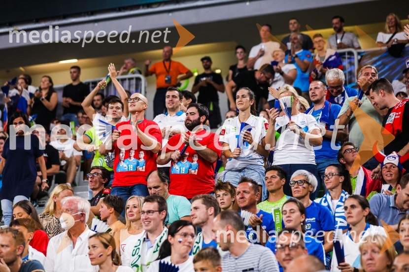 Slovenci na krilih polne dvorane Stožice  ekspresno odpravili Nemce in se uvrstili v osmino finala