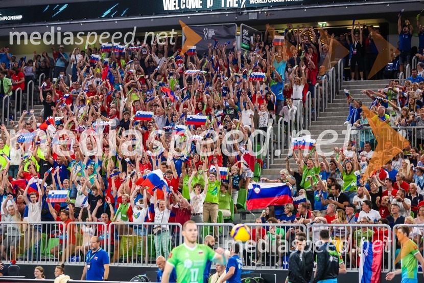 Slovenci na krilih polne dvorane Stožice  ekspresno odpravili Nemce in se uvrstili v osmino finala