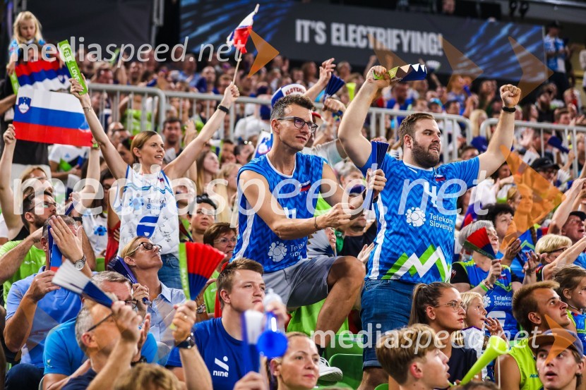 Slovenci na krilih polne dvorane Stožice  ekspresno odpravili Nemce in se uvrstili v osmino finala