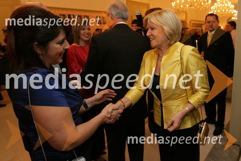 Suzana Pirtovšek, direktorica Založbe Kapital in Romana Pajenk, predsednica uprave ProbankeNaj Mariborčan 2008