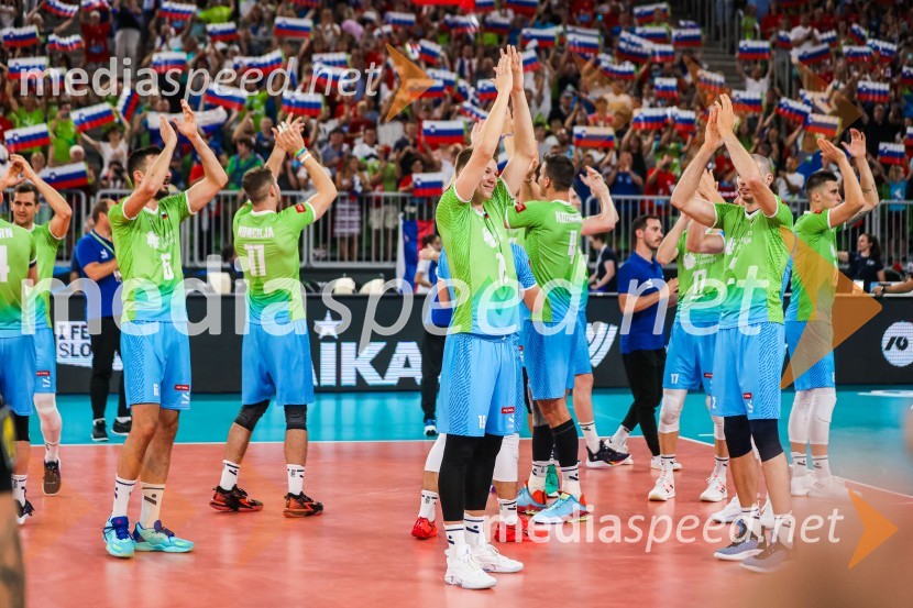 Slovenci na krilih polne dvorane Stožice  ekspresno odpravili Nemce in se uvrstili v osmino finala