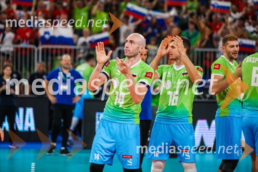  Žiga  Štern, odbojkar;  Gregor  Ropret, odbojkarSlovenci na krilih polne dvorane Stožice  ekspresno odpravili Nemce in se uvrstili v osmino finala