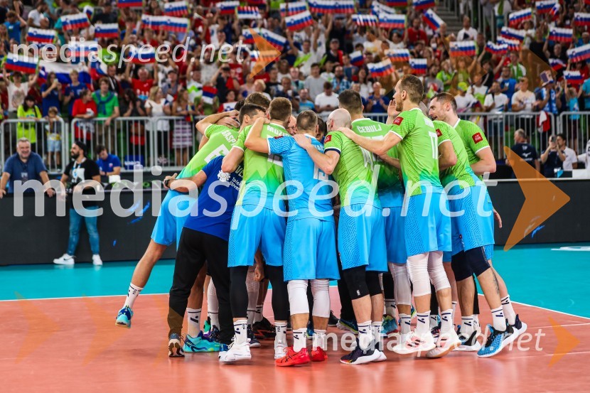 Slovenci na krilih polne dvorane Stožice  ekspresno odpravili Nemce in se uvrstili v osmino finala