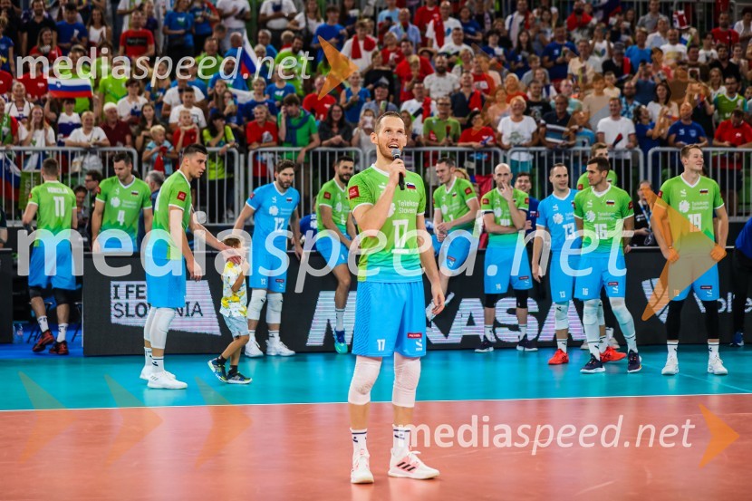  Tine  Urnaut, kapetan slovenske odbojkarske reprezentanceSlovenci na krilih polne dvorane Stožice  ekspresno odpravili Nemce in se uvrstili v osmino finala