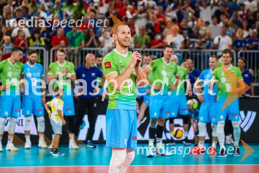  Tine  Urnaut, kapetan slovenske odbojkarske reprezentanceSlovenci na krilih polne dvorane Stožice  ekspresno odpravili Nemce in se uvrstili v osmino finala