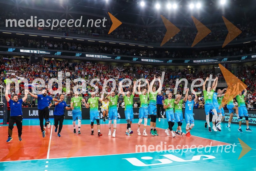 Slovenci na krilih polne dvorane Stožice  ekspresno odpravili Nemce in se uvrstili v osmino finala