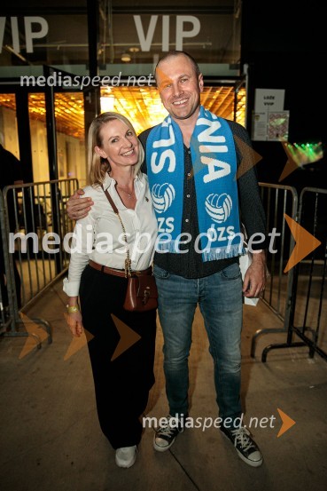  Barbara Plavec Brodnjak;  Blaž Brodnjak, predsednik uprave NLBSlovenci na krilih polne dvorane Stožice  ekspresno odpravili Nemce in se uvrstili v osmino finala