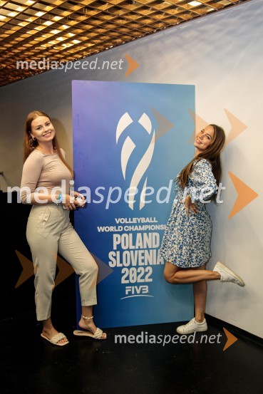 Slovenci na krilih polne dvorane Stožice  ekspresno odpravili Nemce in se uvrstili v osmino finala