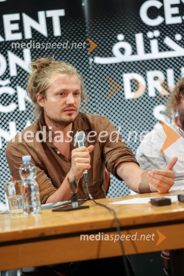  Žiga  Divjak, režiserDrugačna sezona, predstavitev sezone 2022/23, Slovensko mladinsko gledališče Ljubljana