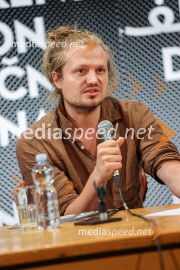  Žiga  Divjak, režiserDrugačna sezona, predstavitev sezone 2022/23, Slovensko mladinsko gledališče Ljubljana