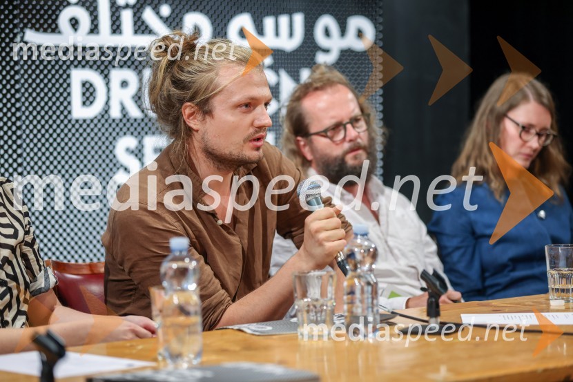  Žiga  Divjak, režiser;  Sebastijan  Horvat, režiserDrugačna sezona, predstavitev sezone 2022/23, Slovensko mladinsko gledališče Ljubljana