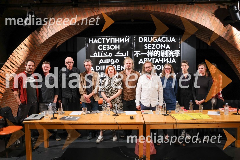 Milan Ramšak Marković, dramaturg;  Tibor Mihelič Syed, direktor, Slovensko mladinsko gledališče;  Goran Injac, umetniški vodja, Slovensko mladinsko gledališče;  Boštjan Narat, pisatelj, glasbenik;  Nina  Ramšak Marković, režiserka;  Žiga  Divjak, režiser;  Sebastijan  Horvat, režiser;  Urška Brodar, dramaturginja, Slovensko mladinsko gledališče;  Tjaša Črnigoj, režiserka;  Alja Lobnik, direktorica, Zavod Maska;  Simona Semenič, dramatičarkaDrugačna sezona, predstavitev sezone 2022/23, Slovensko mladinsko gledališče Ljubljana