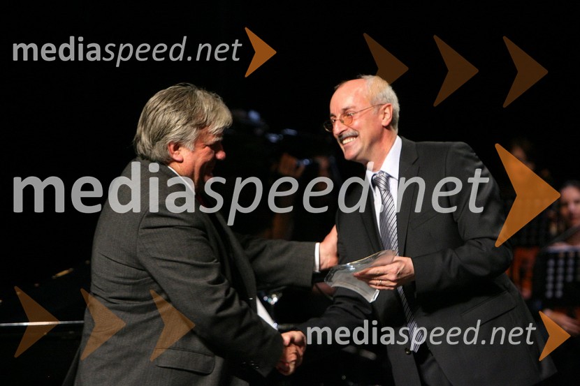 Tone Partljič, pisatelj in Naj Mariborčan 2008 po izboru Mariborčanov in Srečko Pirtovšek, odgovorni urednik revij Založbe KapitalNaj Mariborčan 2008