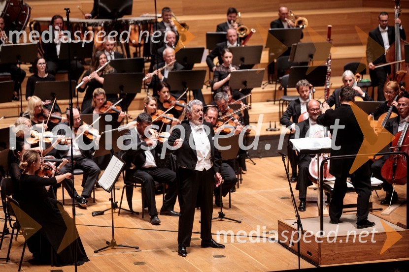  Plácido Domingo, tenorist;  Jordi Bernácer, dirigentNoche española, koncert Plácida Dominga, Festival Ljubljana 2022