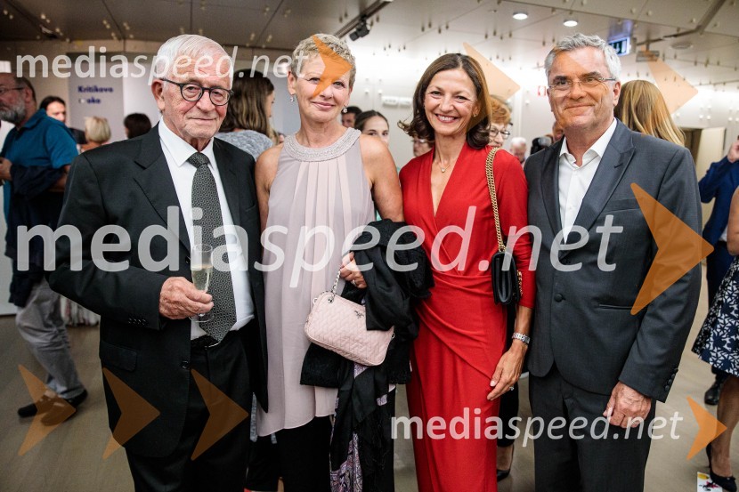 dr. Peter  Čeferin, pravnik, pisatelj;  Rija Čič; prof. dr. Maja Makovec Brenčič, nekdanja ministrica za izobraževanje, znanost in šport;  Aleksander  Zalaznik, generalni direktor Danfoss Trata, predsednik Združenja ManagerNoche española, koncert Plácida Dominga, Festival Ljubljana 2022