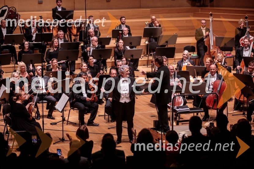  Plácido Domingo, tenorist;  Jordi Bernácer, dirigentNoche española, koncert Plácida Dominga, Festival Ljubljana 2022