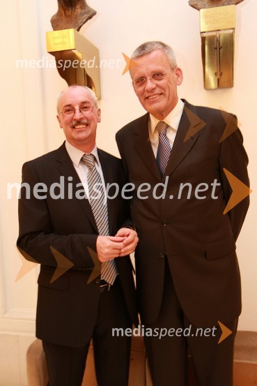 Srečko Pirtovšek, odgovorni urednik revij Založbe Kapital in prof. dr. Veljko Vlaisavljević, predstojnik oddelka za reproduktivno medicino in ginekološko endokrinologijo UKC Maribor in Naj Mariborčan 2008 po mnenju novinarjev   
 
Naj Mariborčan 2008