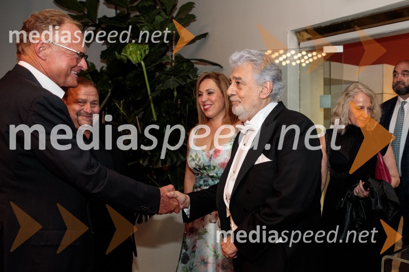 Janez  Škrabec, direktor Riko d.o.o.;  Darko  Brlek, direktor in umetniški vodja, Festival Ljubljana;  María José Siri, sopran;  Plácido Domingo, tenoristNoche española, koncert Plácida Dominga, Festival Ljubljana 2022