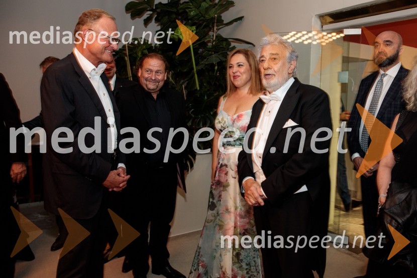  Janez  Škrabec, direktor Riko d.o.o.;  Darko  Brlek, direktor in umetniški vodja, Festival Ljubljana;  María José Siri, sopran;  Plácido Domingo, tenoristNoche española, koncert Plácida Dominga, Festival Ljubljana 2022