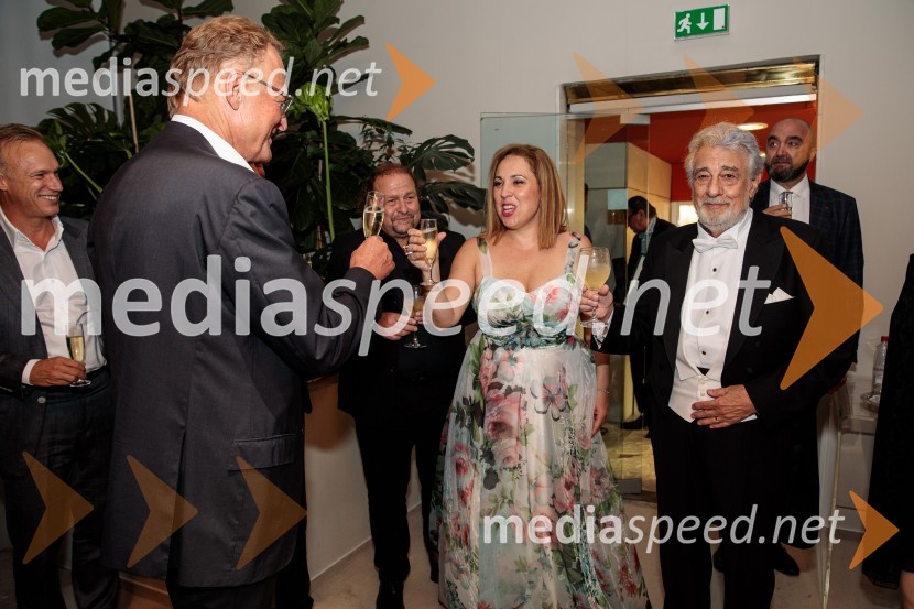  Janez  Škrabec, direktor Riko d.o.o.;  Darko  Brlek, direktor in umetniški vodja, Festival Ljubljana;  María José Siri, sopran;  Plácido Domingo, tenoristNoche española, koncert Plácida Dominga, Festival Ljubljana 2022