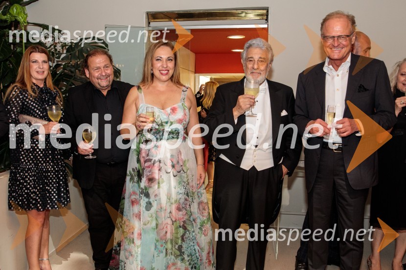  Janja Lamberger;  Darko  Brlek, direktor in umetniški vodja, Festival Ljubljana;  María José Siri, sopran;  Plácido Domingo, tenorist;  Janez  Škrabec, direktor Riko d.o.o.Noche española, koncert Plácida Dominga, Festival Ljubljana 2022