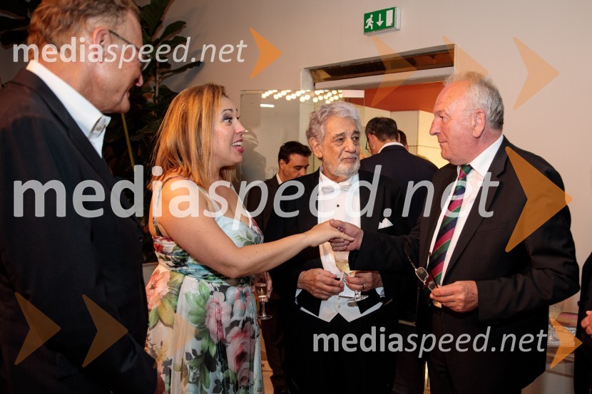  Janez  Škrabec, direktor Riko d.o.o.;  María José Siri, sopran;  Plácido Domingo, tenorist;  ... Noche española, koncert Plácida Dominga, Festival Ljubljana 2022