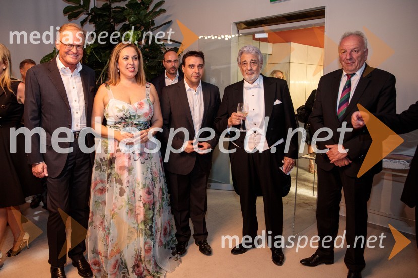  Janez  Škrabec, direktor Riko d.o.o.;  María José Siri, sopran;  Jordi Bernácer, dirigent;  Plácido Domingo, tenorist;  ... Noche española, koncert Plácida Dominga, Festival Ljubljana 2022