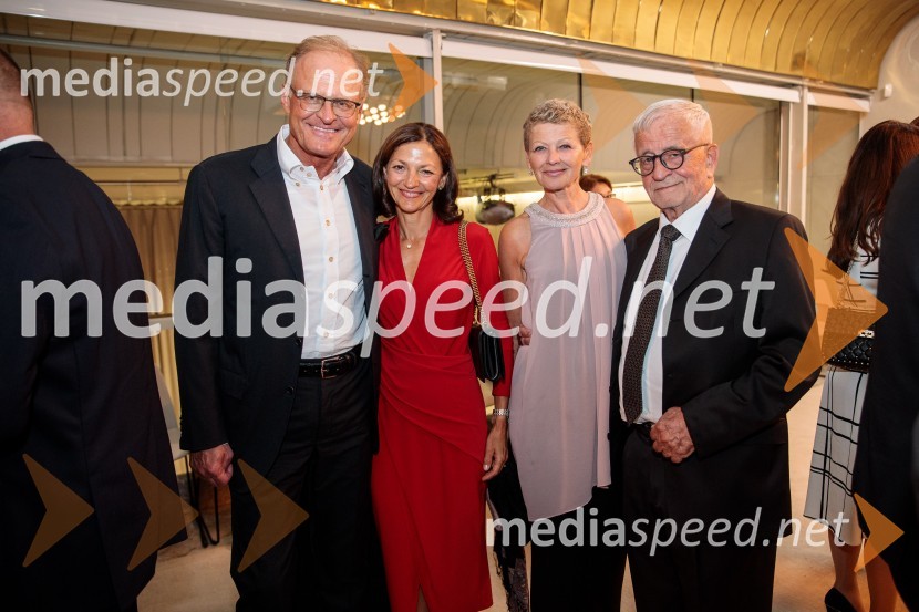  Janez  Škrabec, direktor Riko d.o.o.; prof. dr. Maja Makovec Brenčič, nekdanja ministrica za izobraževanje, znanost in šport;  Rija Čič; dr. Peter  Čeferin, pravnik, pisateljNoche española, koncert Plácida Dominga, Festival Ljubljana 2022