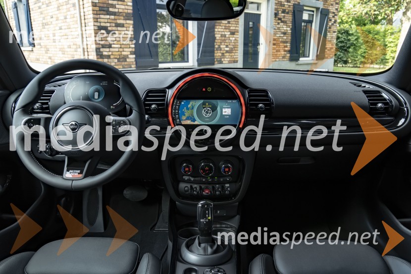 Življenje je barvito: nova izdaja MINI Multitone Edition praznuje raznoliko skupnost MINI