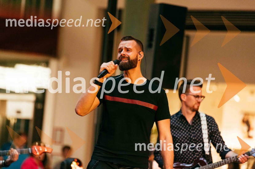  Samo Kališnik, Skupina KvatropirciSlovo od poletja 2022 s Kvatropirci in bandom v Citycentru Celje