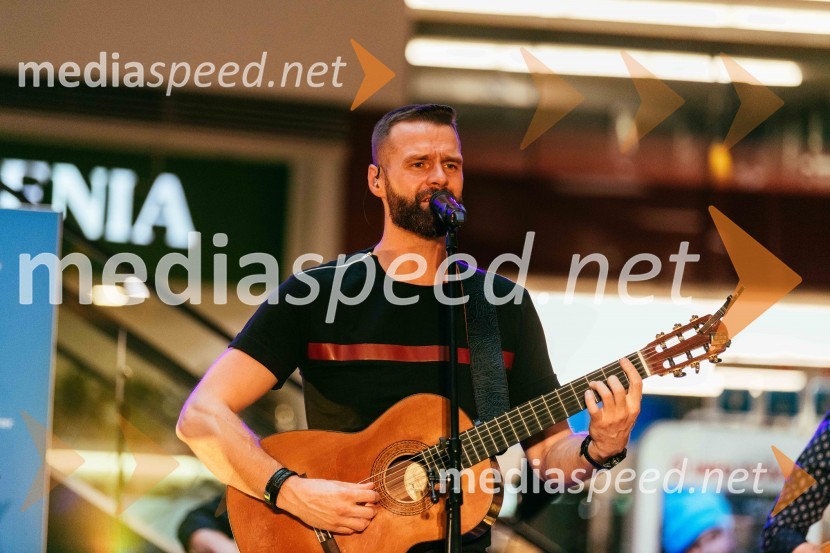  Samo Kališnik, Skupina KvatropirciSlovo od poletja 2022 s Kvatropirci in bandom v Citycentru Celje